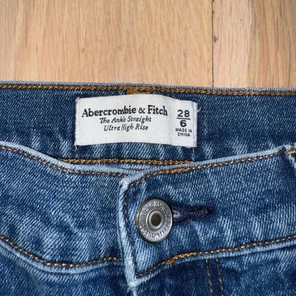 Abercrombie & Fitch The Ankle Straight Ultra High Rise Jeans Size 28 - Picture 3 of 6